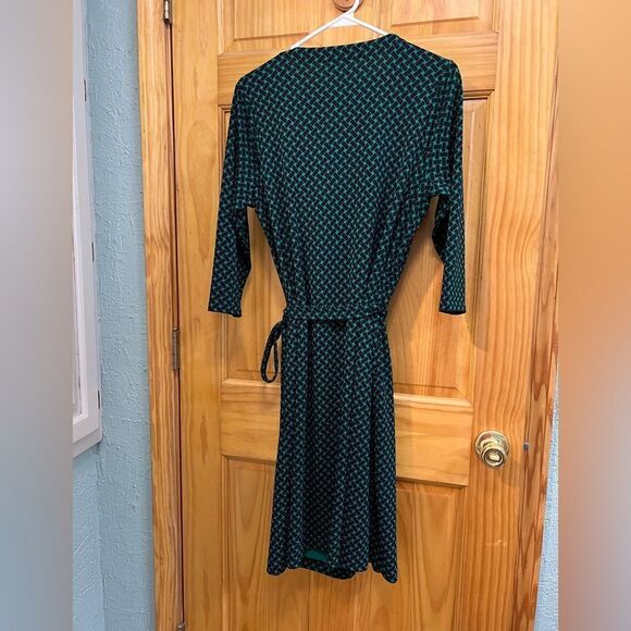 Talbots size 1X petite gorgeous green and navy print wrap dress - Picture 4 of 5